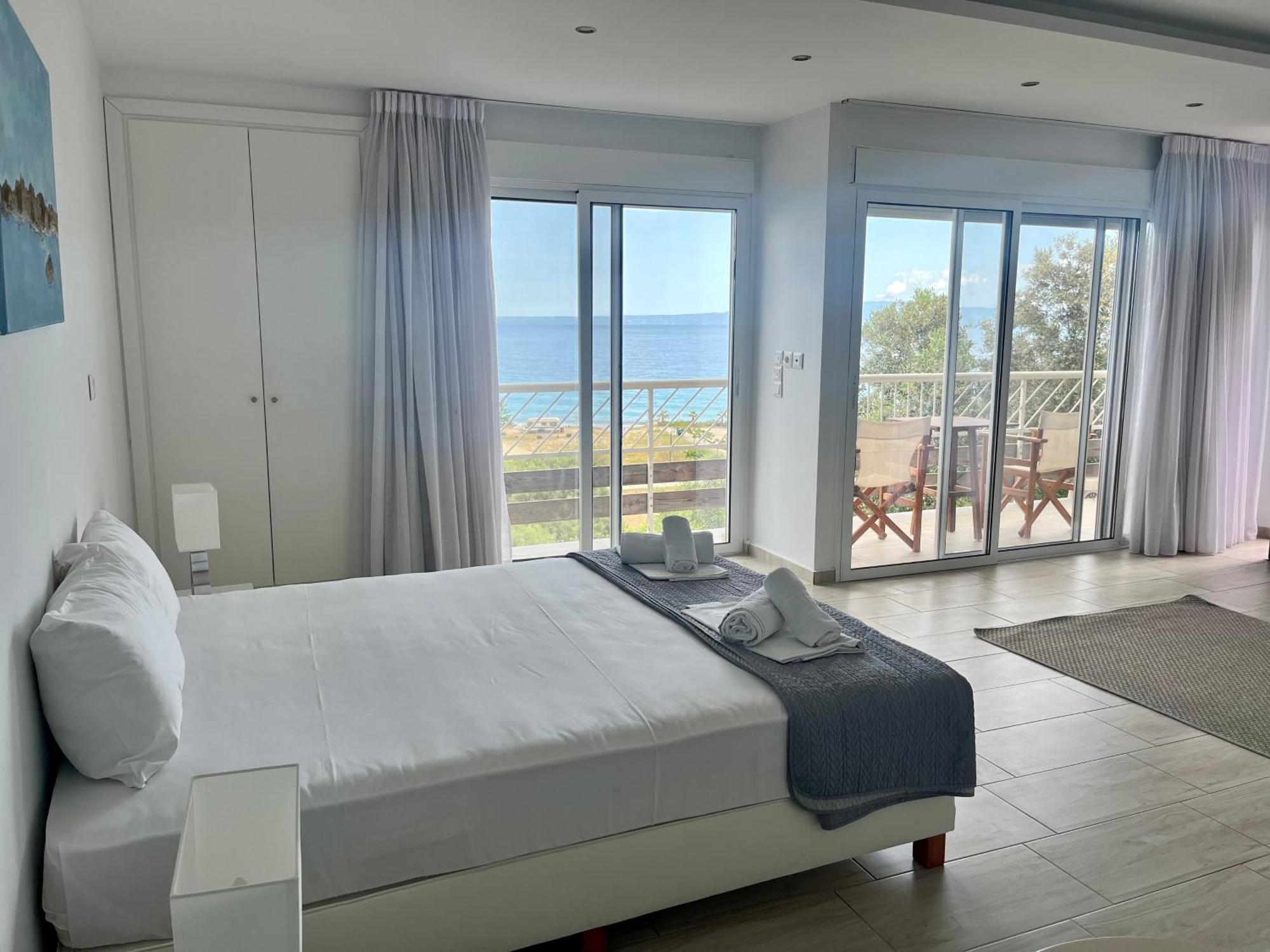 The Beach House - Apartments & Studios (Adults Only) Afytos Ngoại thất bức ảnh