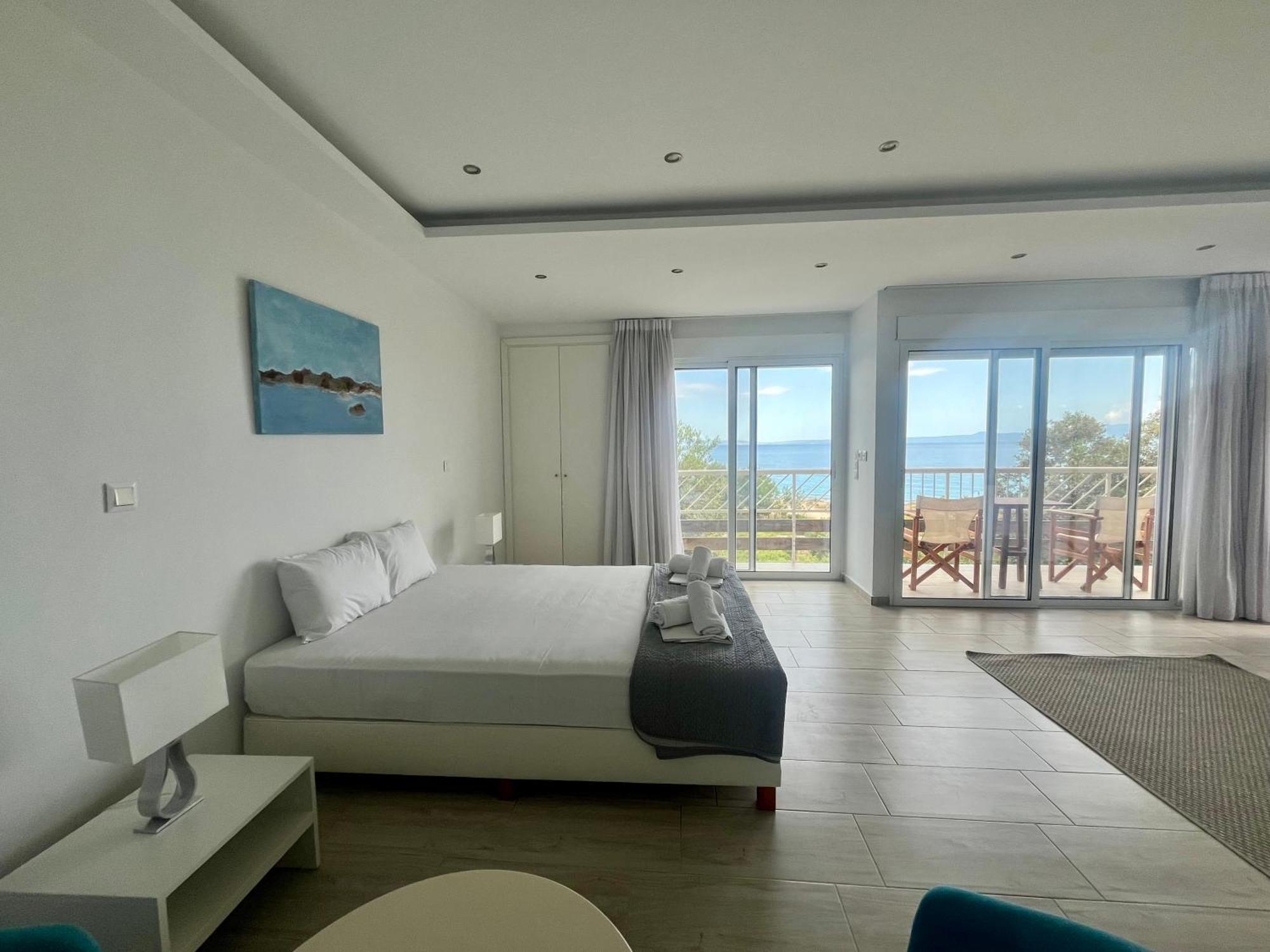 The Beach House - Apartments & Studios (Adults Only) Afytos Ngoại thất bức ảnh