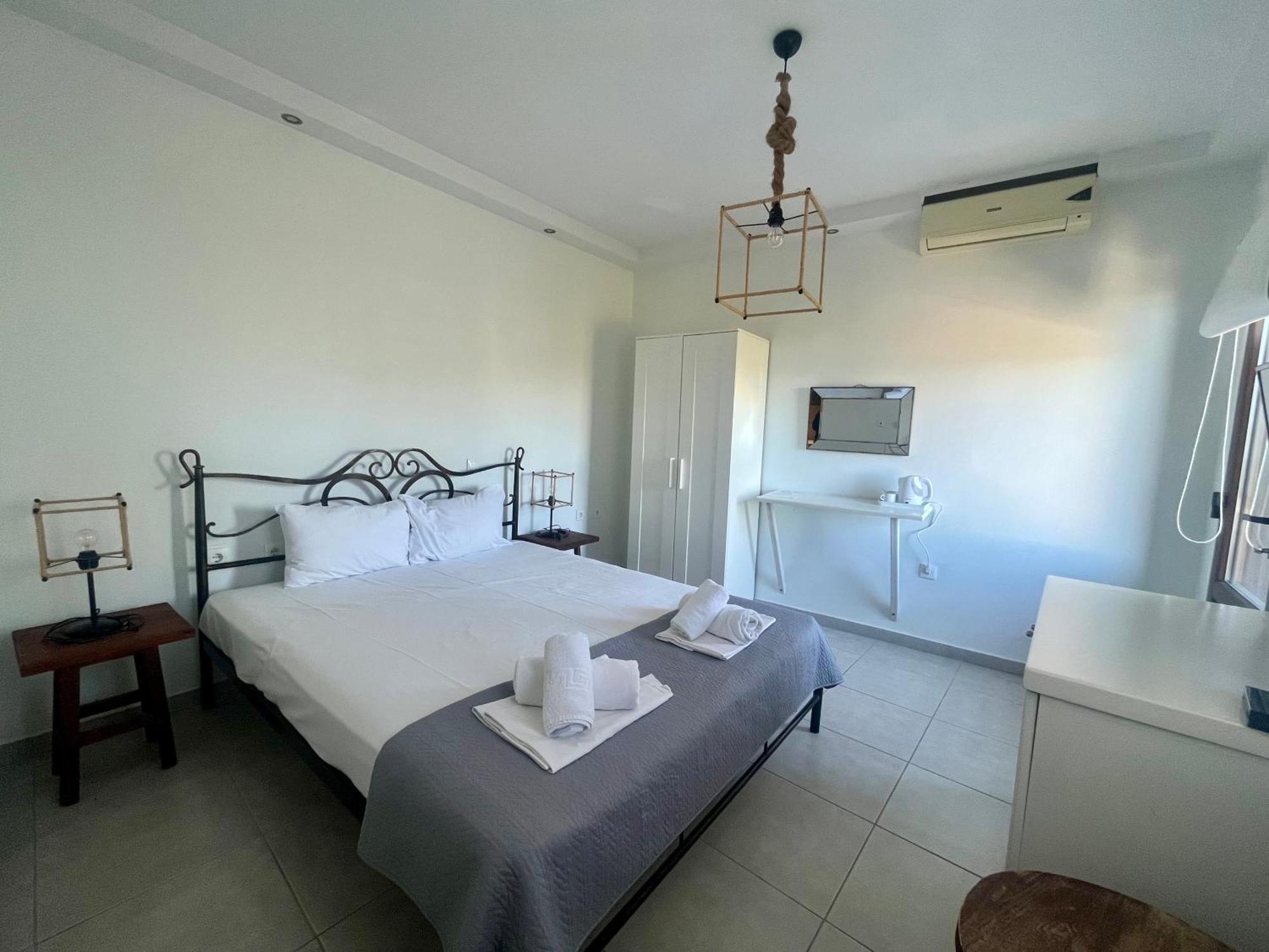 The Beach House - Apartments & Studios (Adults Only) Afytos Ngoại thất bức ảnh