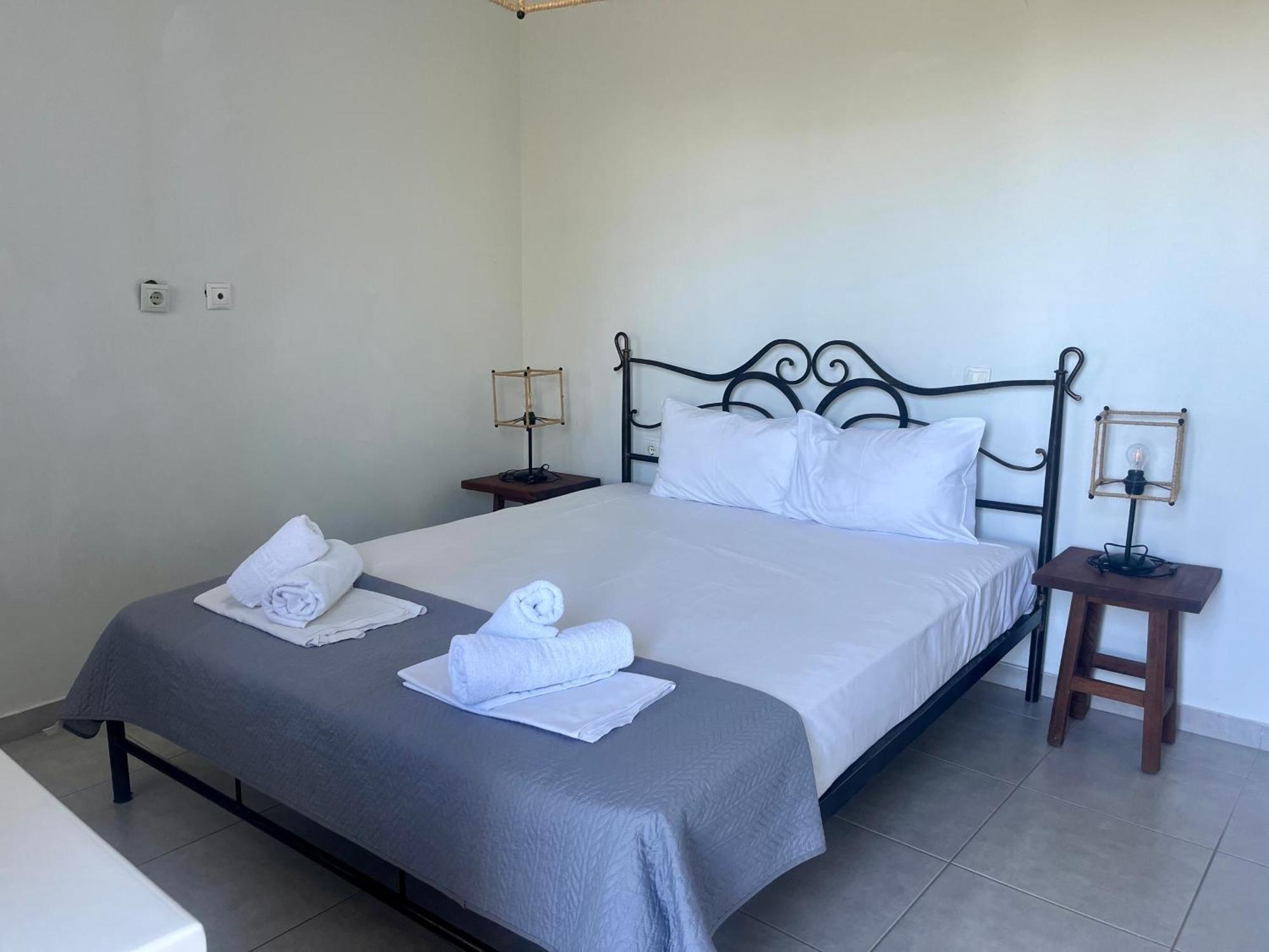 The Beach House - Apartments & Studios (Adults Only) Afytos Ngoại thất bức ảnh