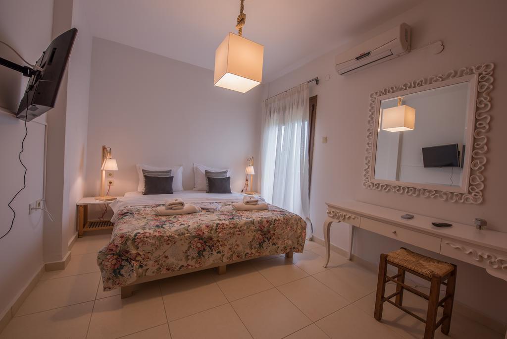 The Beach House - Apartments & Studios (Adults Only) Afytos Ngoại thất bức ảnh